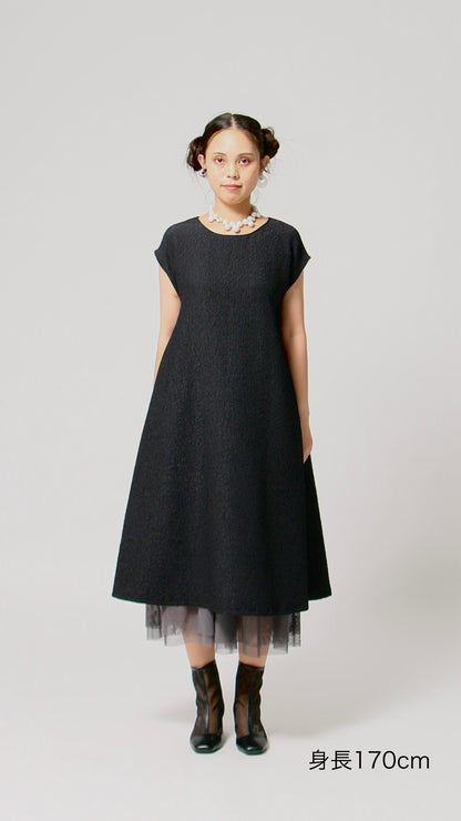 凹凸素材 ジャガード フレンチスリーブAラインワンピース 日本製(057-4982)