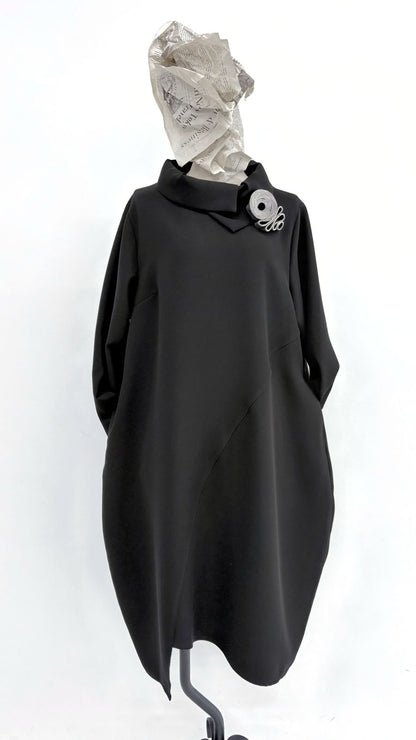 【WEB展 2027年1月予約商品】クロスジョーゼット アシメ衿ワンピース フォーマル 日本製（057-5241）