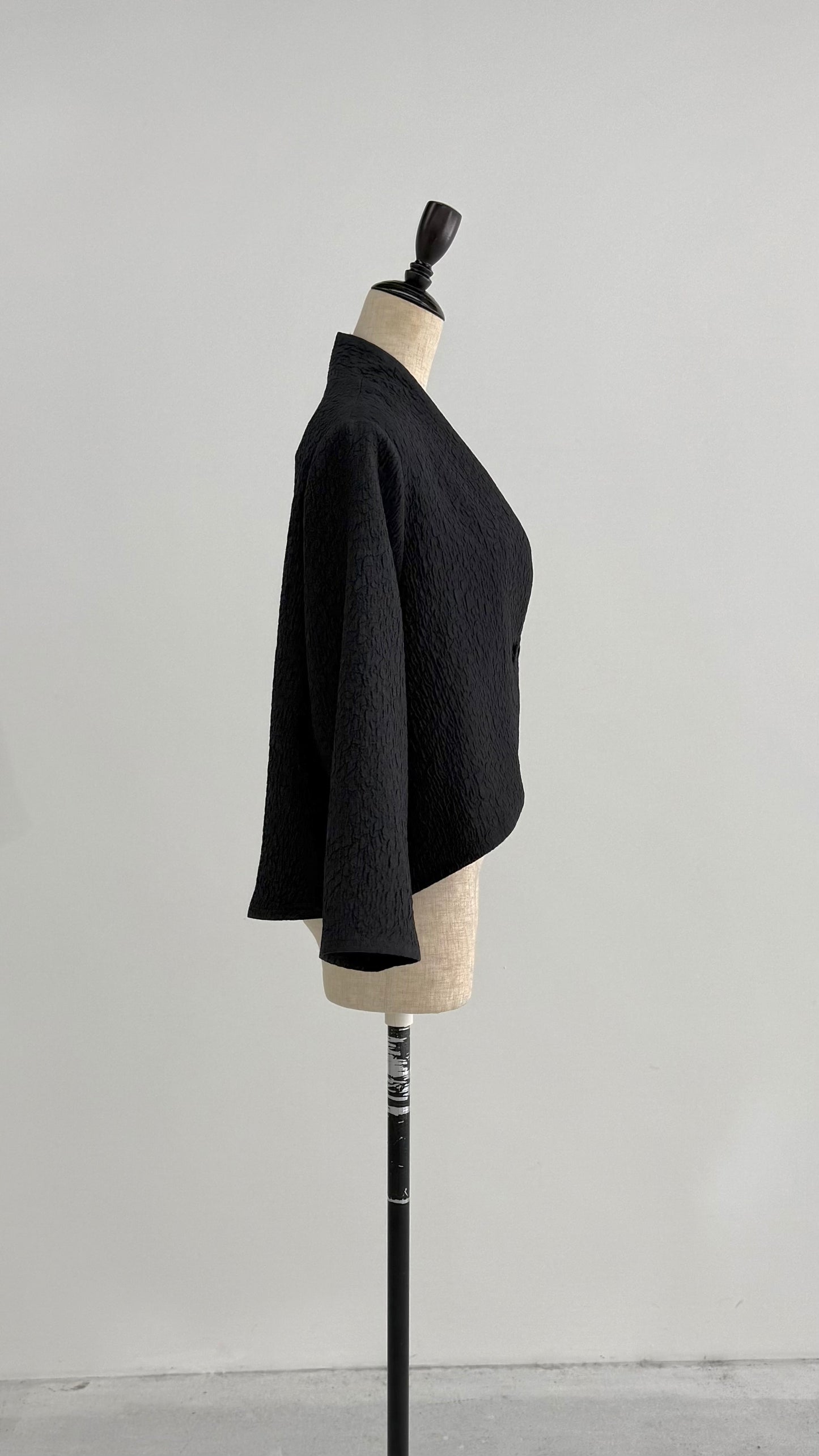 凹凸素材 ジャガード ノーカラージャケット 日本製(057-4981)