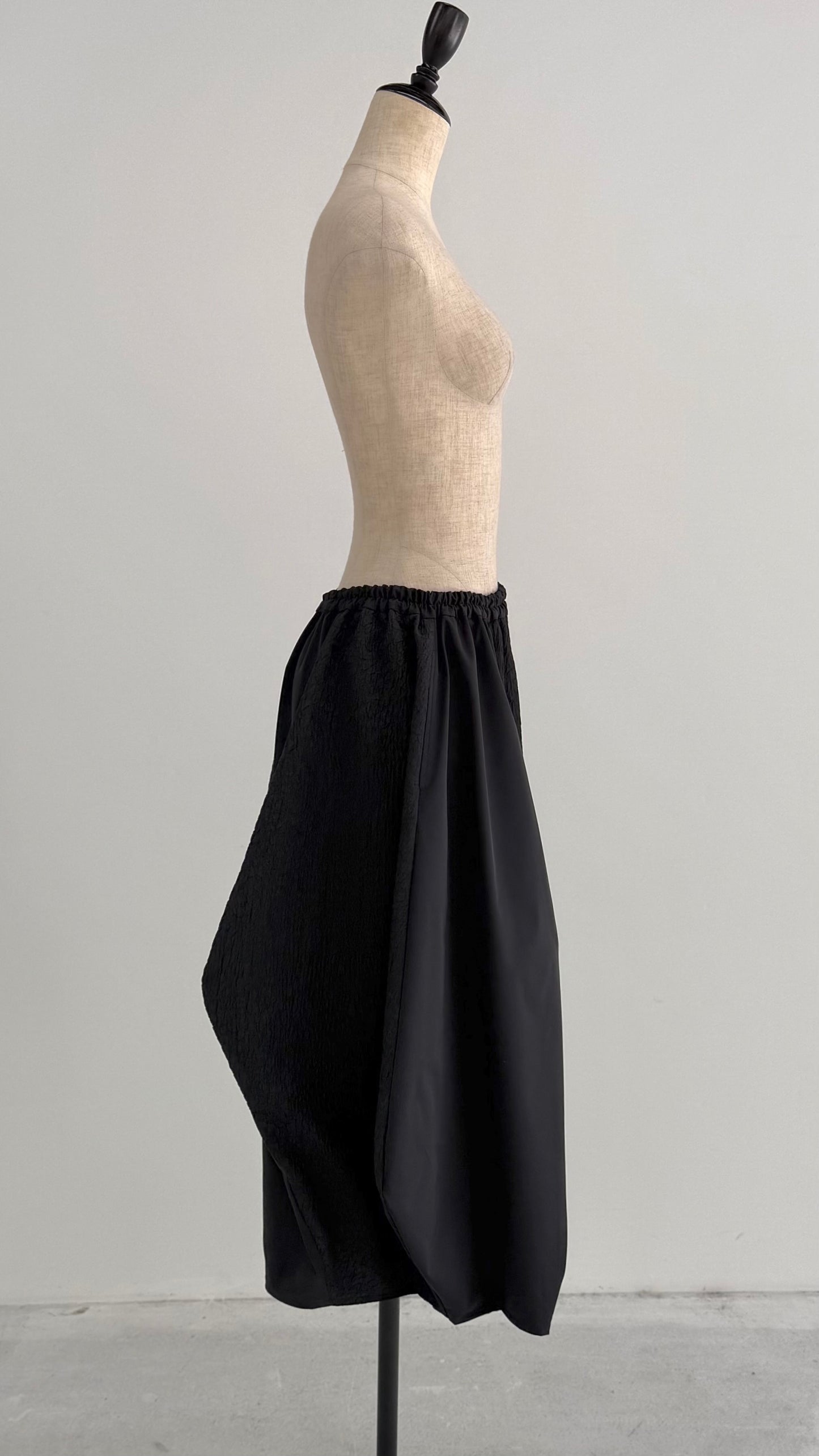 ソロテックストレッチバルーンスカート 日本製(057-4980)