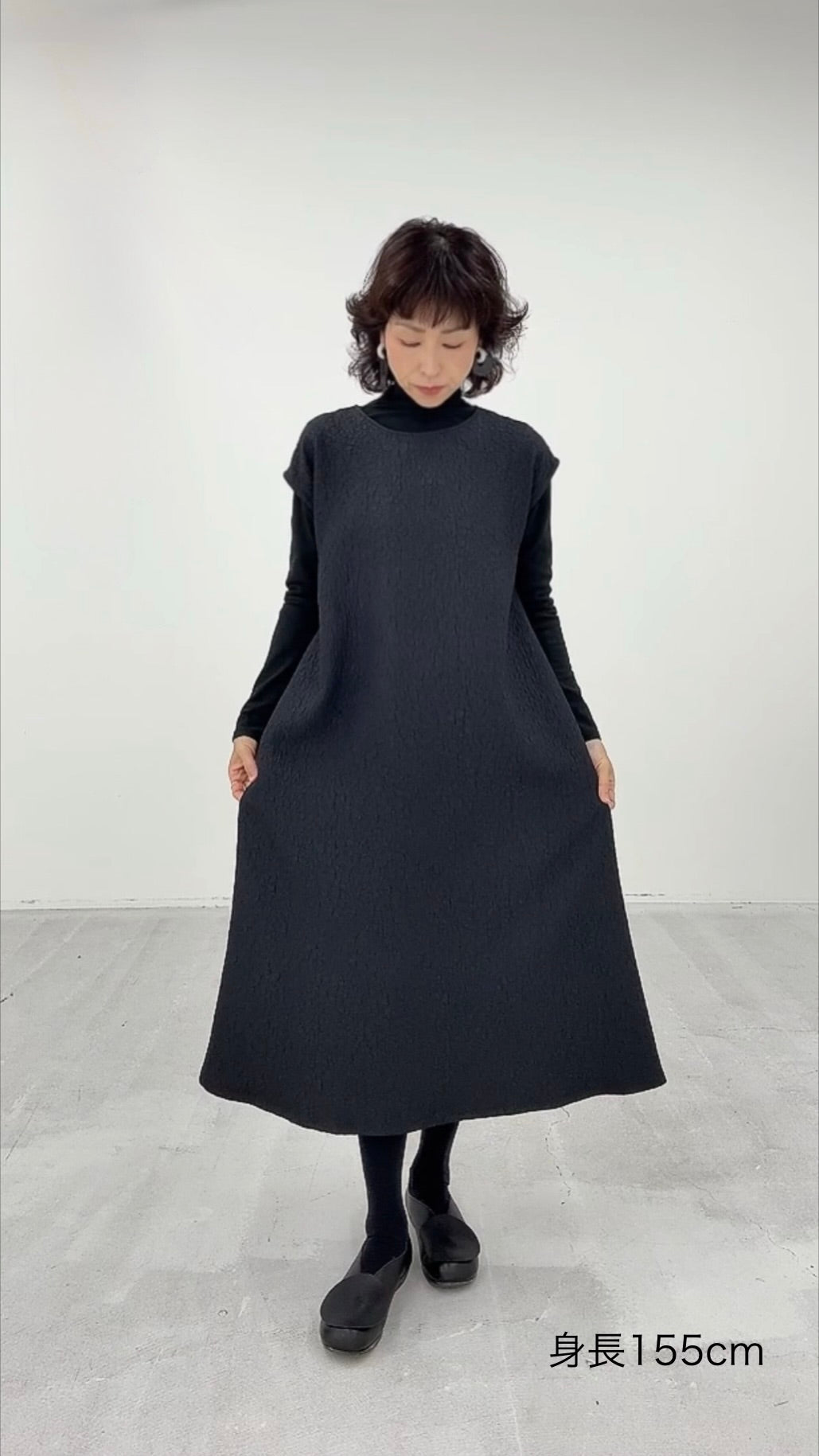 凹凸素材 ジャガード フレンチスリーブAラインワンピース 日本製(057-4982)