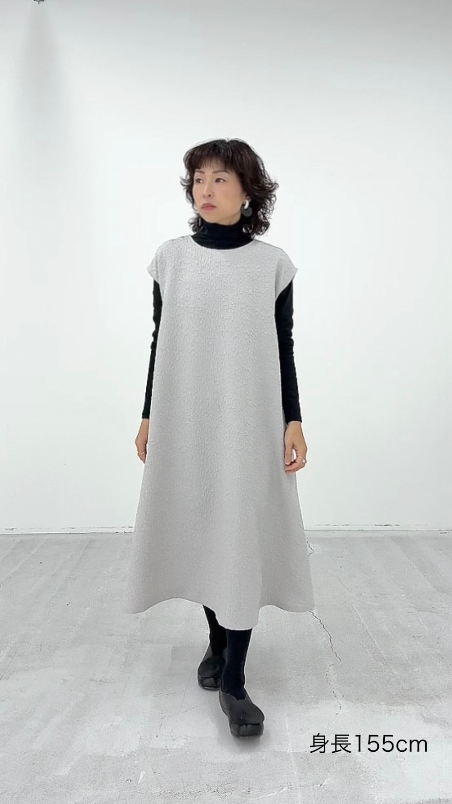 凹凸素材 ジャガード フレンチスリーブAラインワンピース 日本製(057-4982)