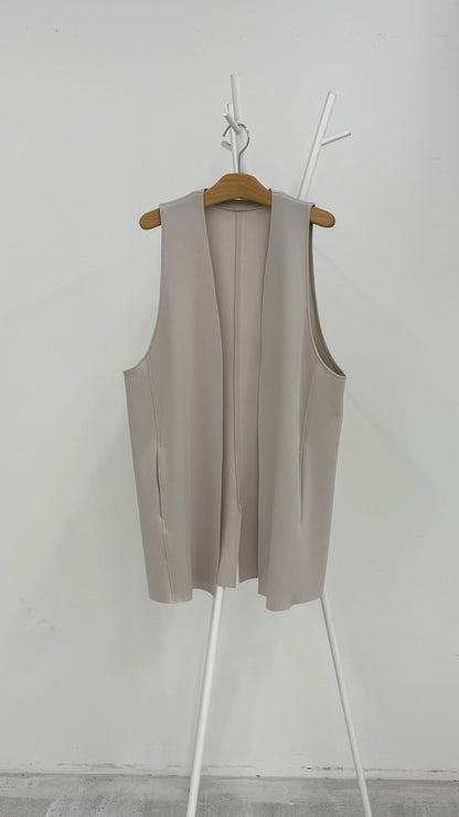 断ち切りダンボールニット ミドルジレ 065-3370